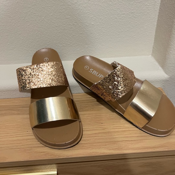 Sandals - Picture 2 of 2